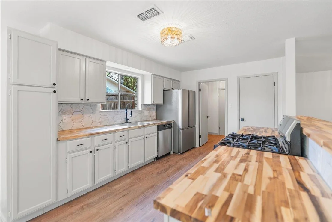 Photo of 2305 Donna DR