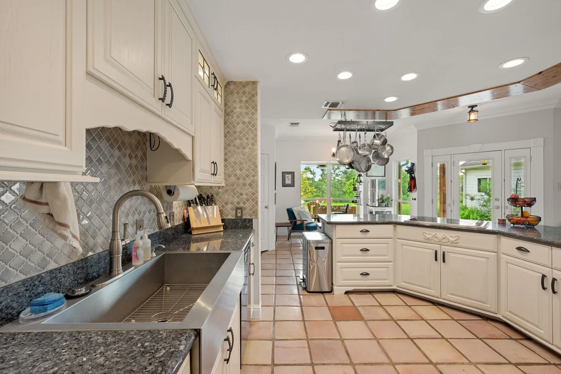 Photo of 622 Thousand Oaks LOOP