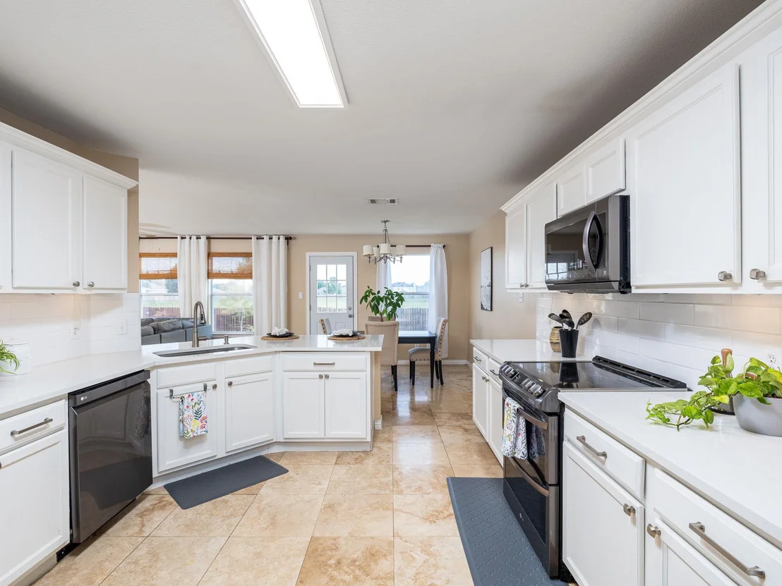 Photo of 235 Herrera TRL