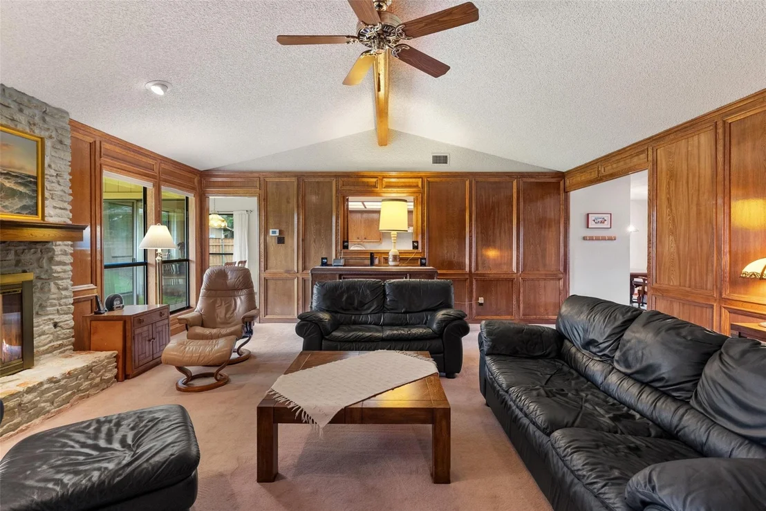 Photo of 1409 Thaddeus CV
