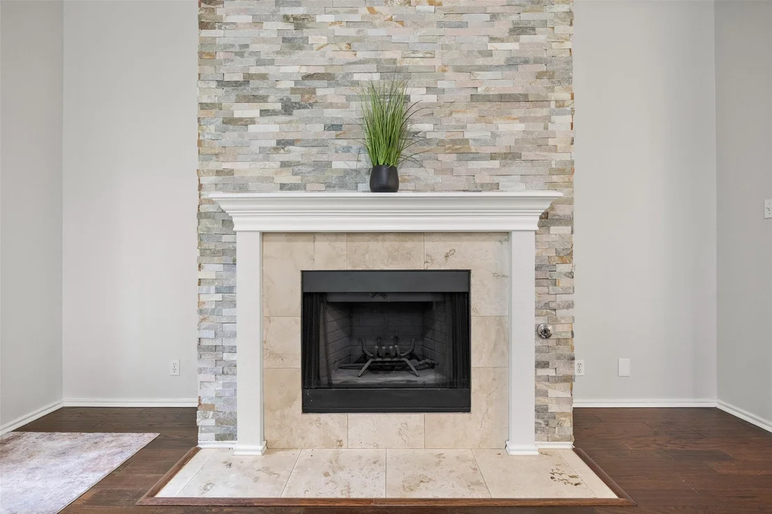 Photo of 8610 Axis DR