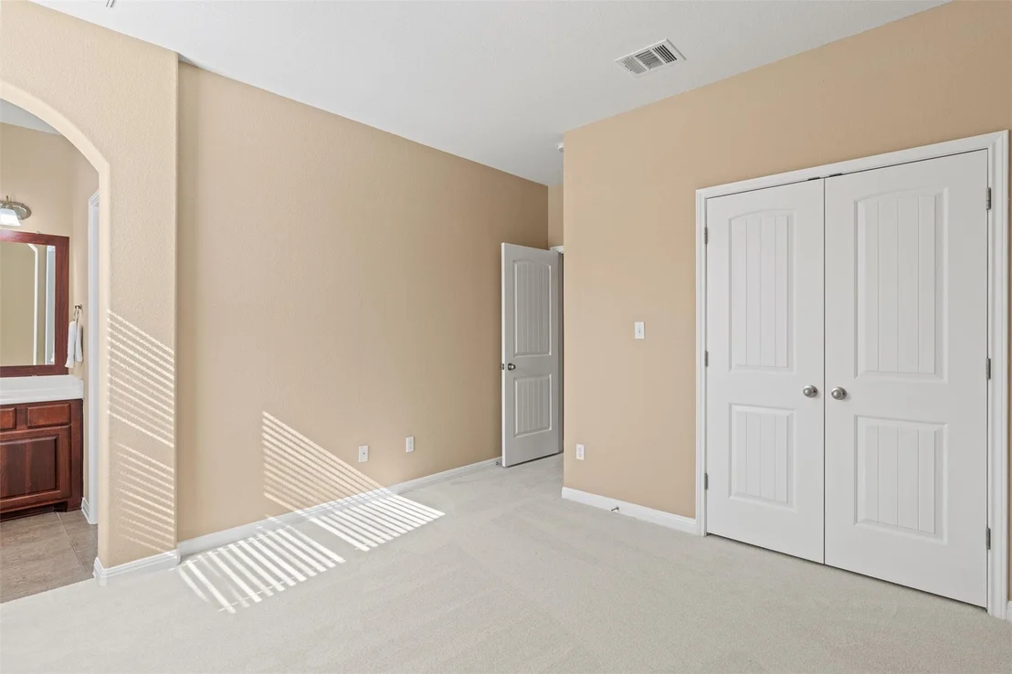 Photo of 401 Silver TRL
