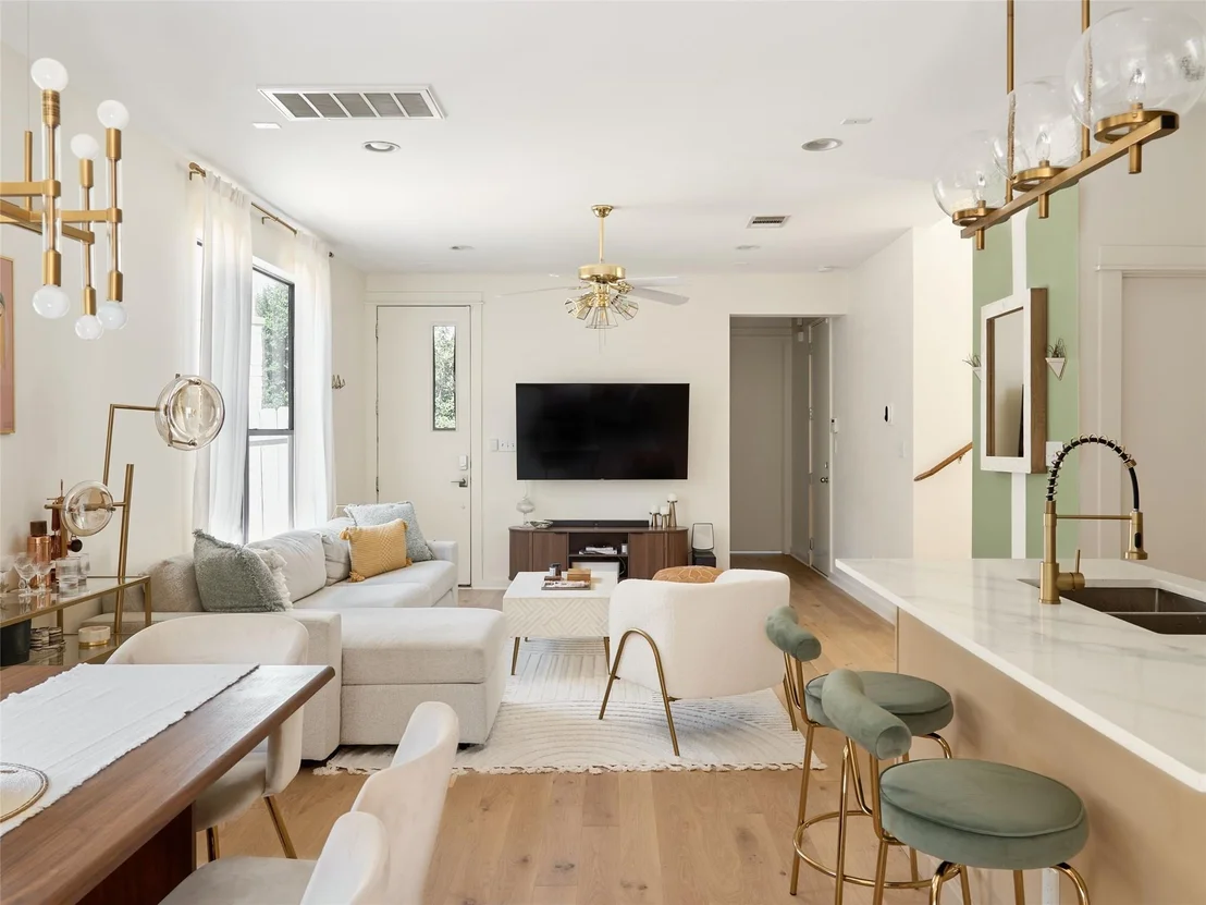 Photo of 1121 Blair WAY