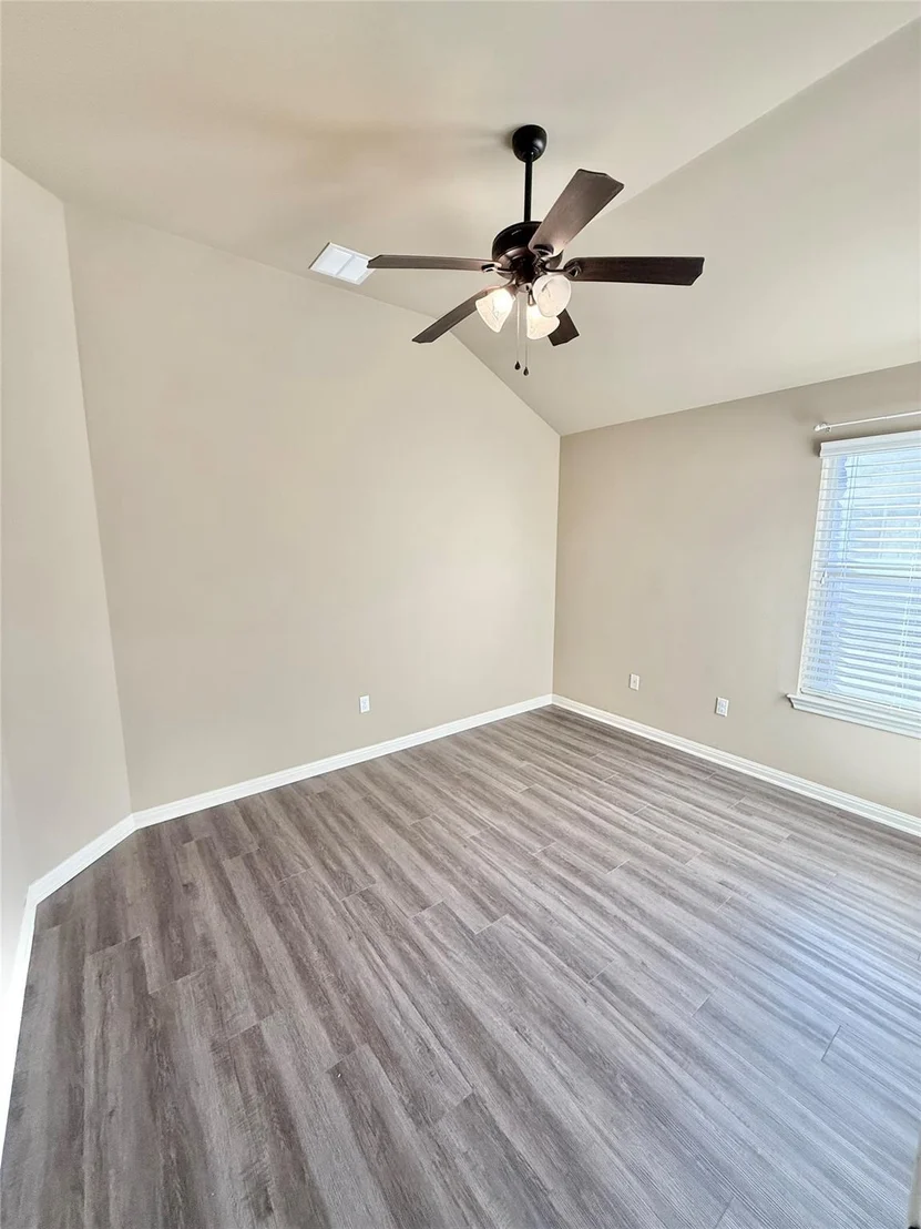 Photo of 1205 Drake Elm DR