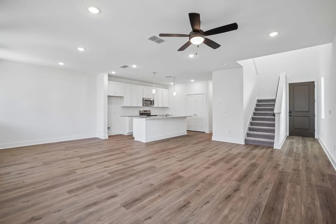 Photo of 125 Maverick Ave