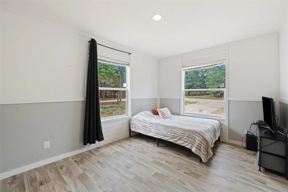 Photo of 281 Green Oaks DR