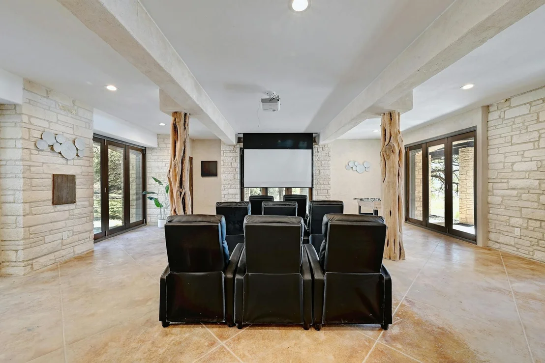 Photo of 6021 Circle J RD
