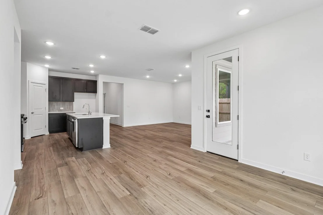 Photo of 300 Romans RD