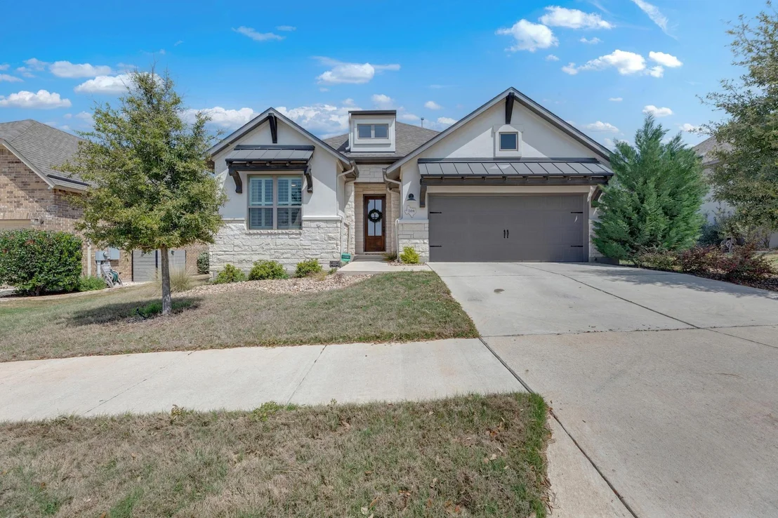Photo of 704 Sunset Vista DR