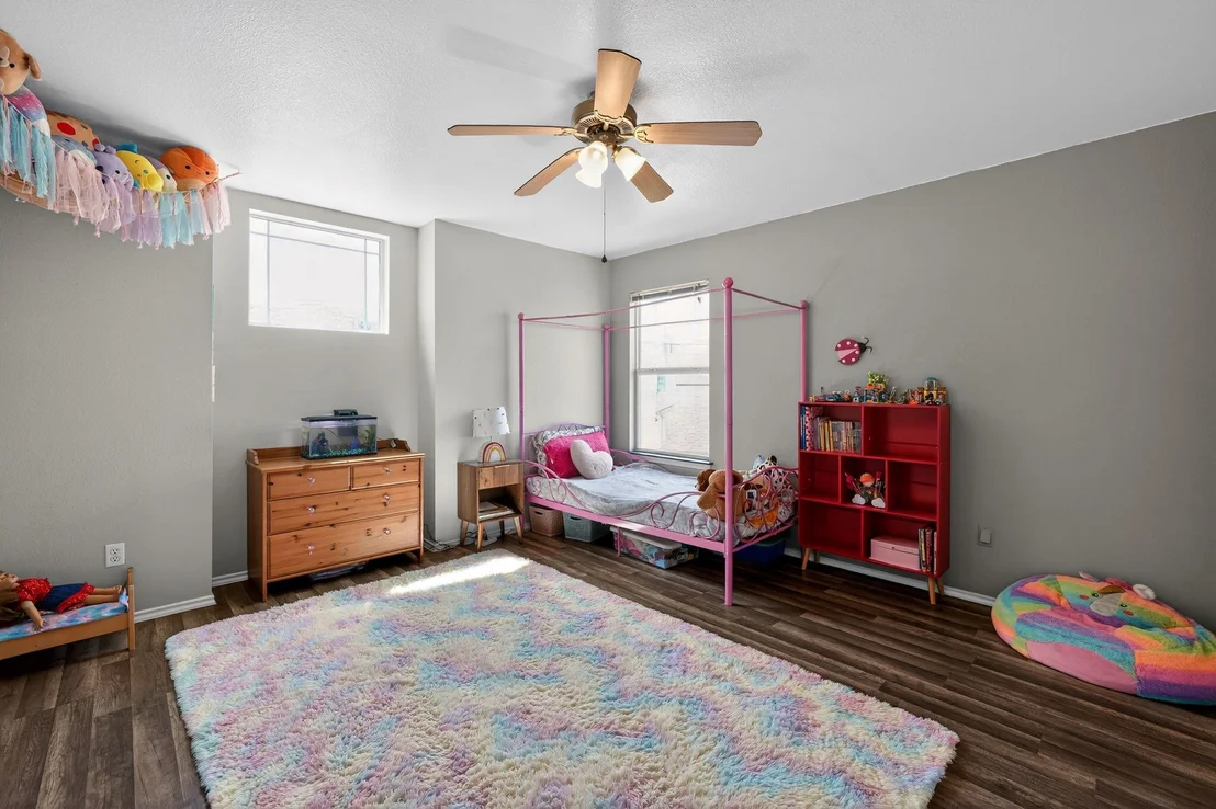 Photo of 748 Bills CIR