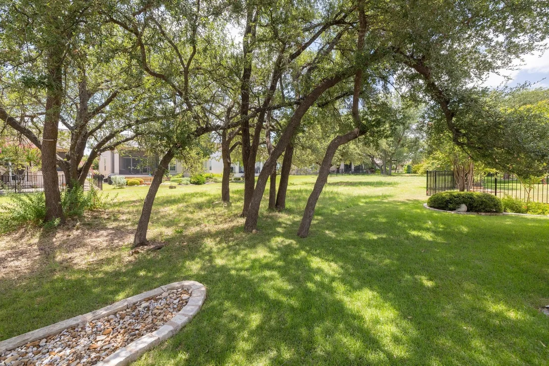 Photo of 302 Rosecliff DR