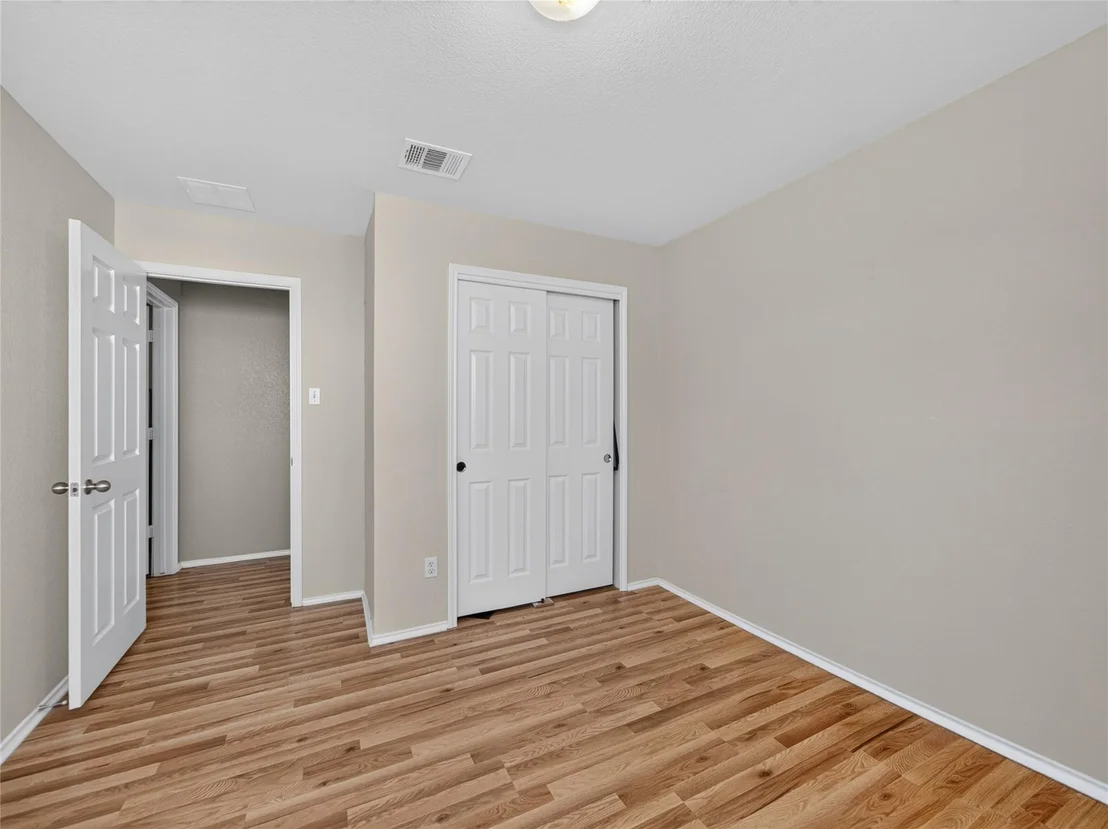 Photo of 427 Buckingham DR