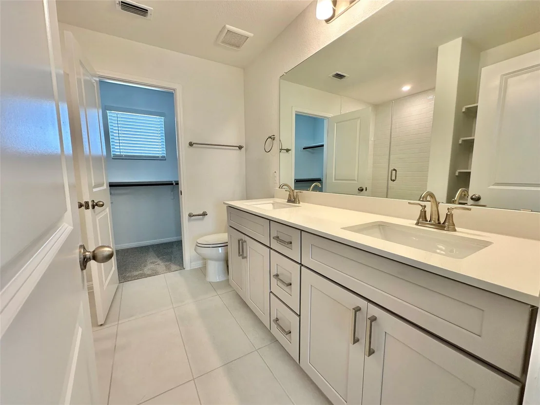 Photo of 295 Young ST