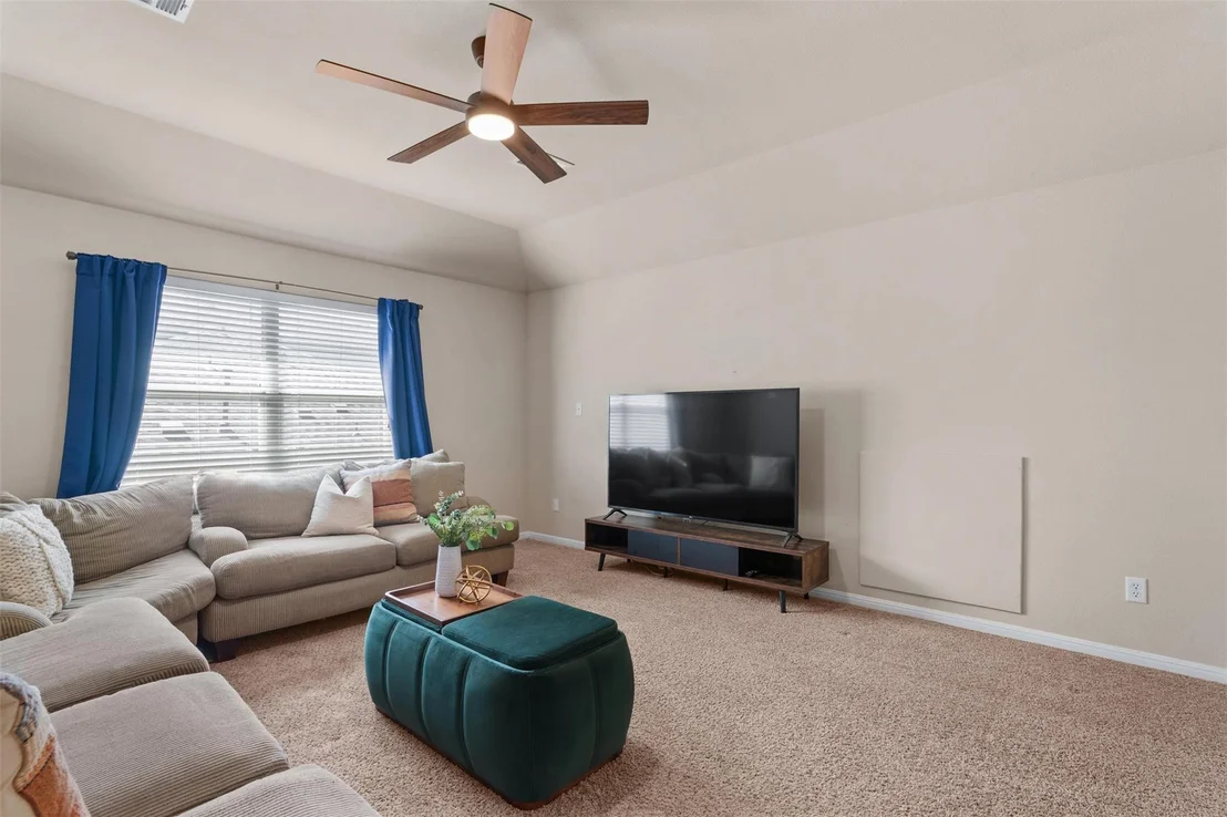 Photo of 1605 Teal TRL