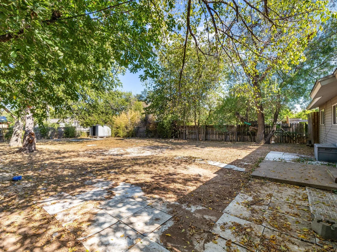 Photo of 6206 Hogan Ave