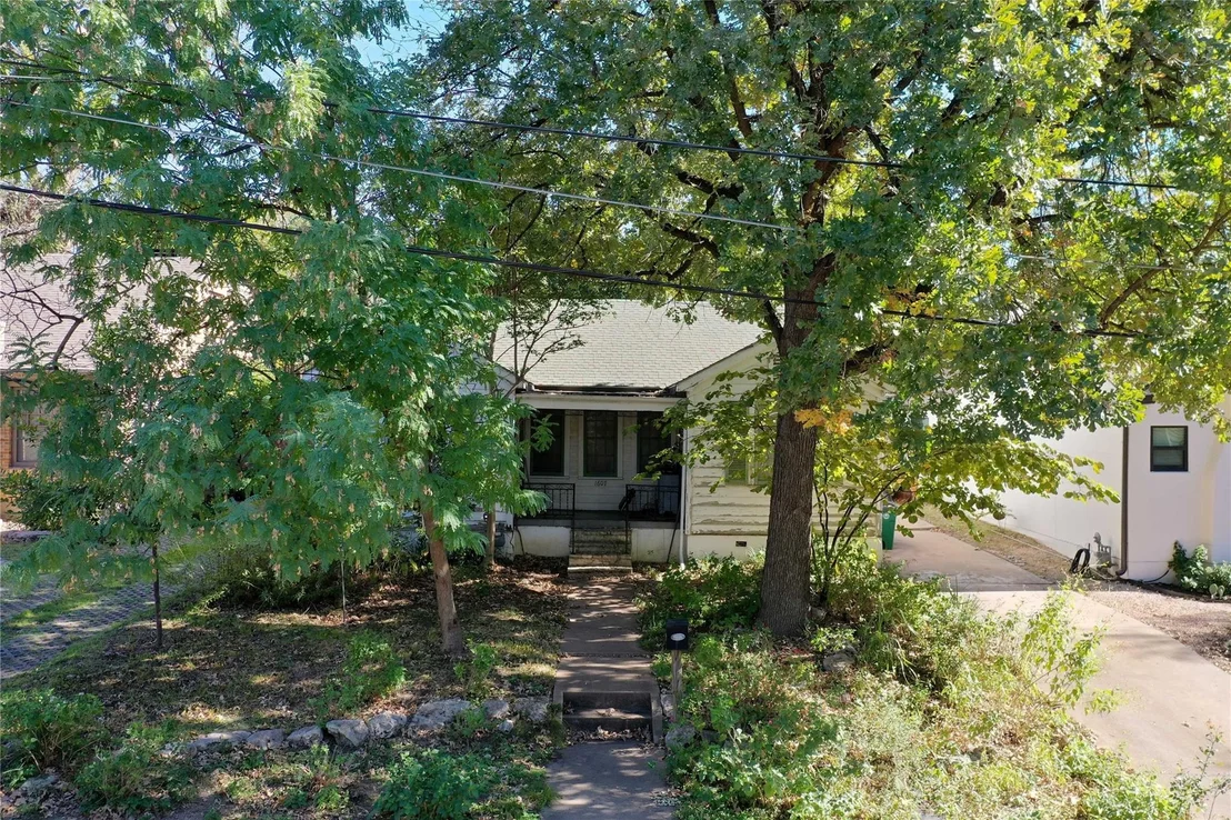 Photo of 1607 Wethersfield RD