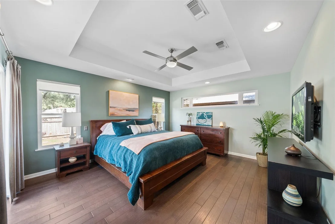 Photo of 8808 Point West DR