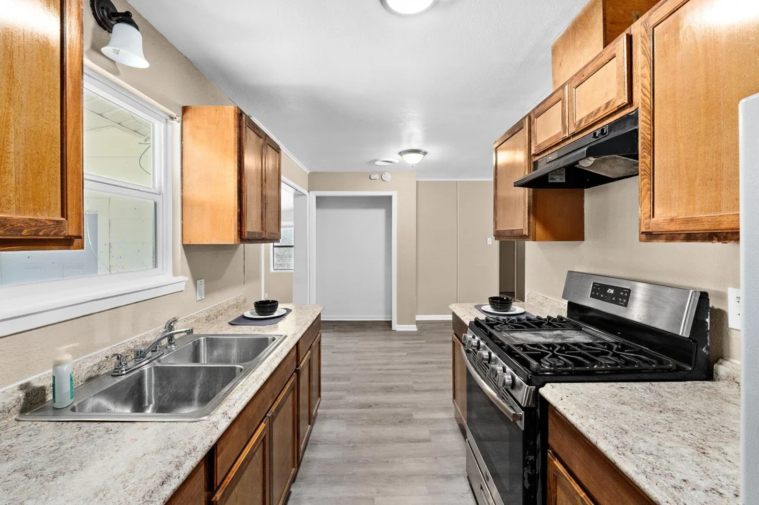 Photo of 1301 West LN