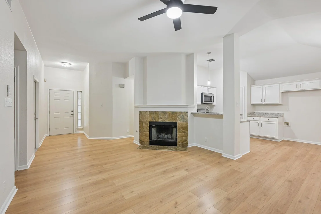 Photo of 500 Britni LOOP