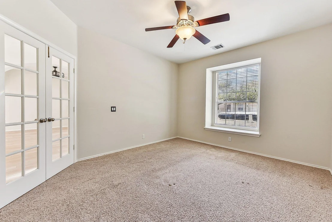 Photo of 3998 Lord Byron CIR