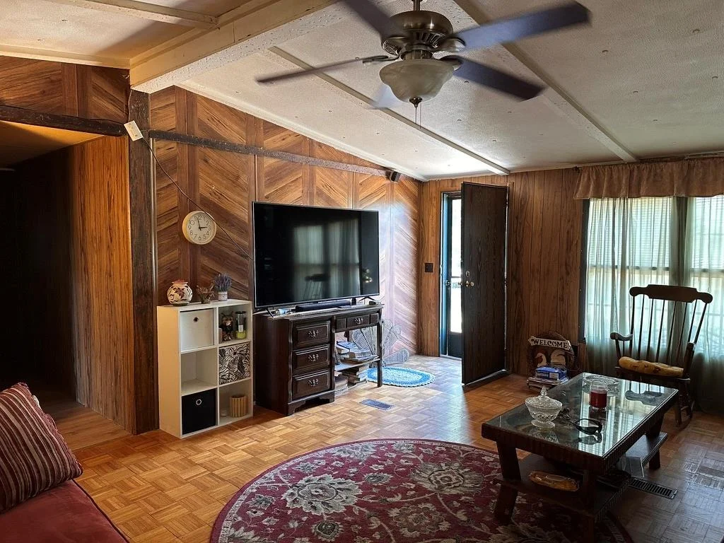 Photo of 124 Three Oaks LN