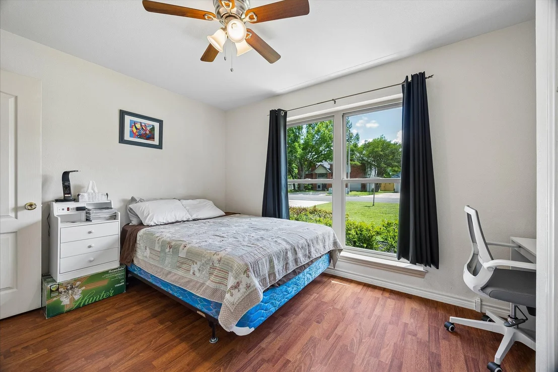 Photo of 111 Finch LN