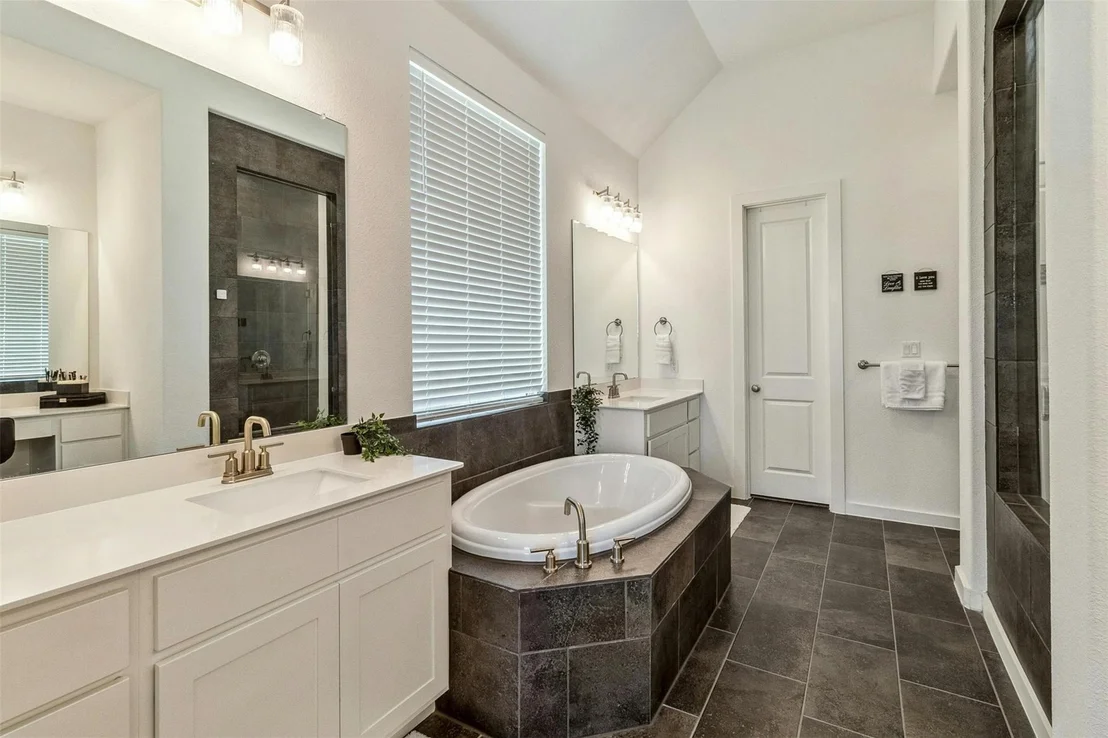 Photo of 104 Rainbow Valley TRL