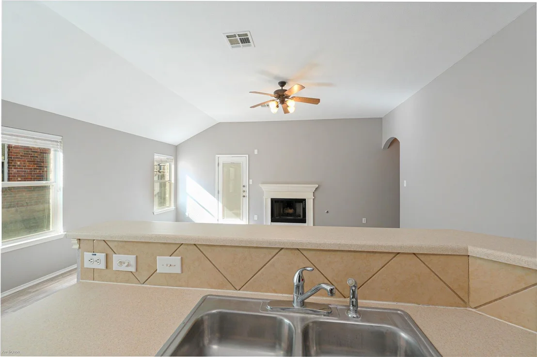 Photo of 249 Ashwood N