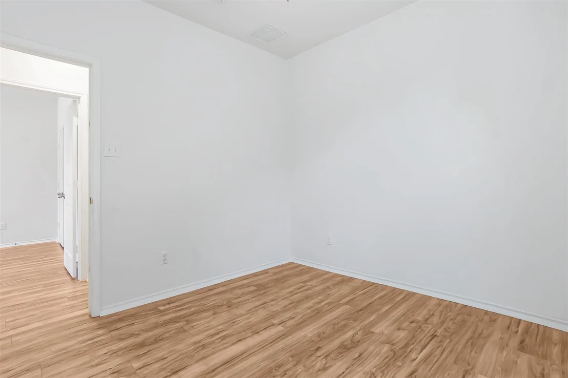 Photo of 128 Holstein ST