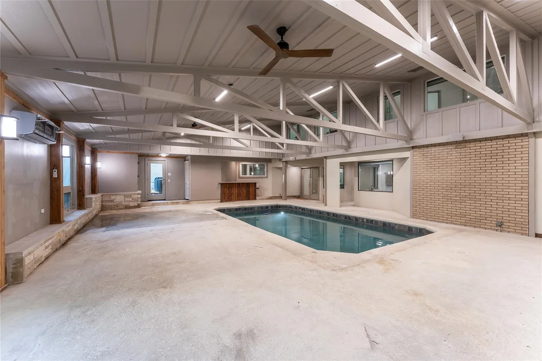 Photo of 3001 White Oak DR