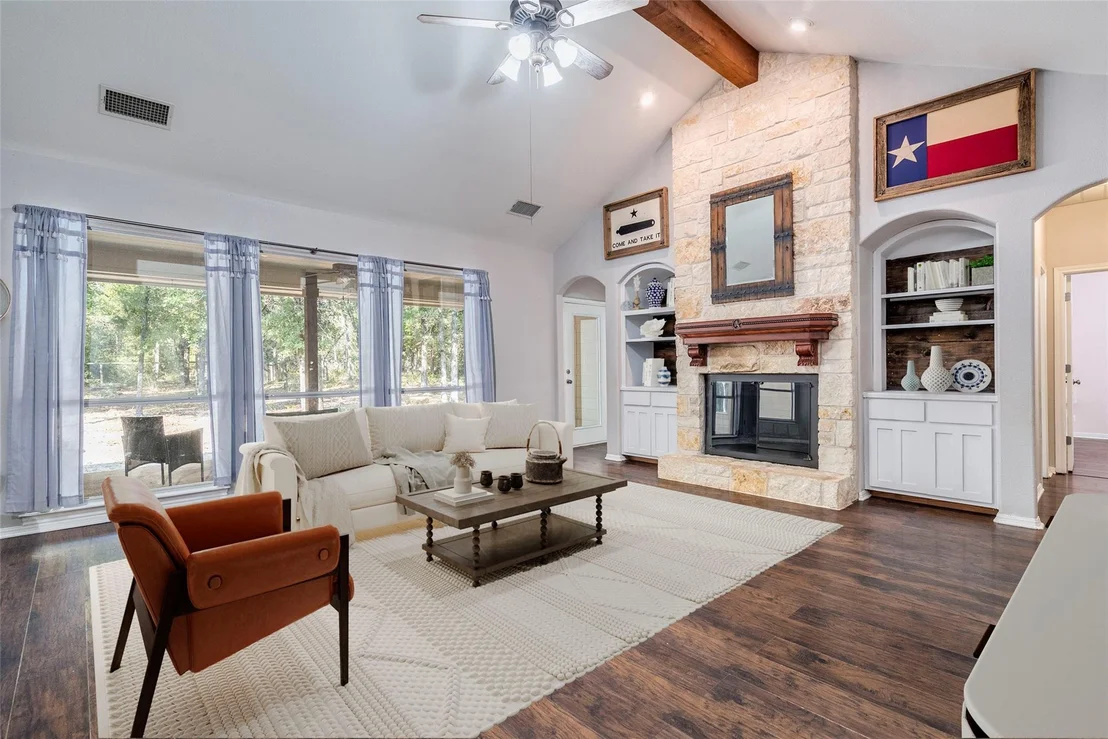 Photo of 517 Arbors CIR