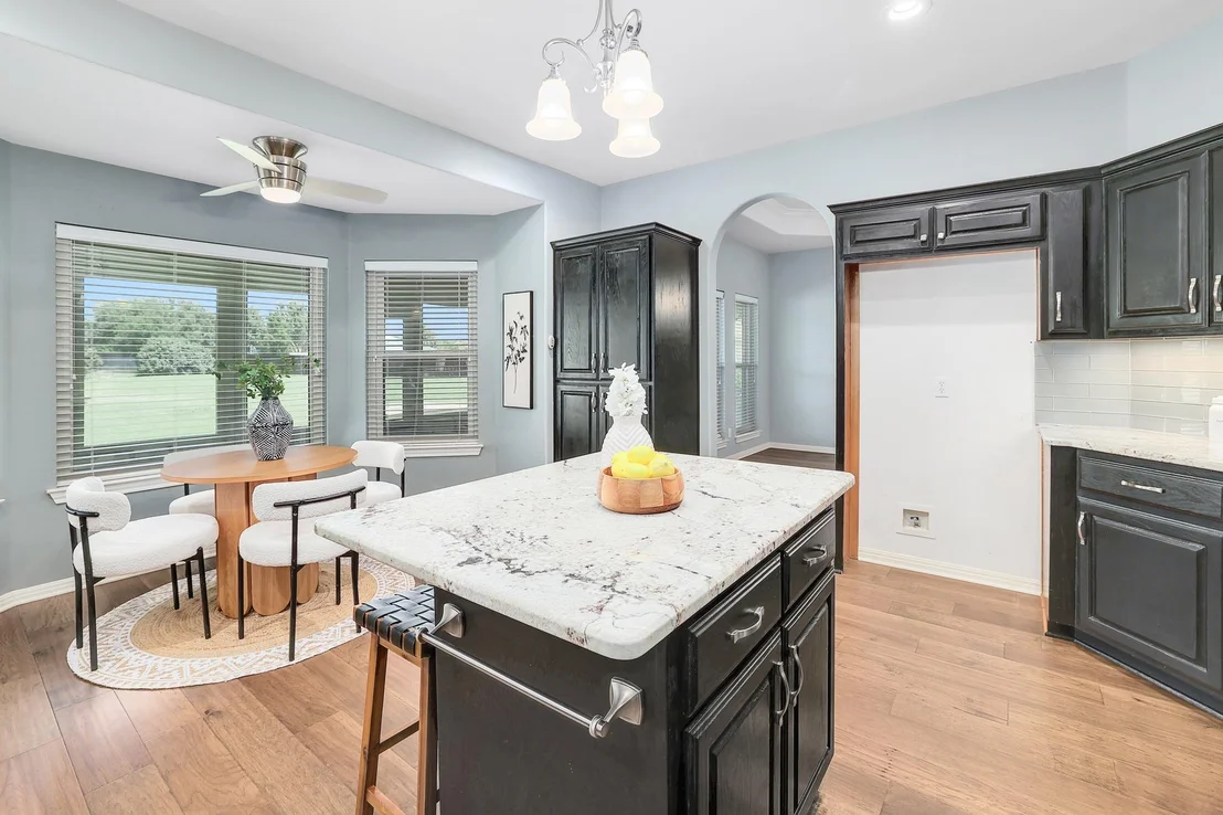 Photo of 101 Lakeview LN