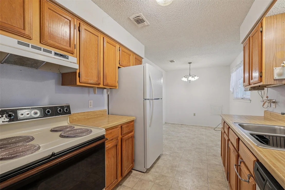 Photo of 1403 Circle DR