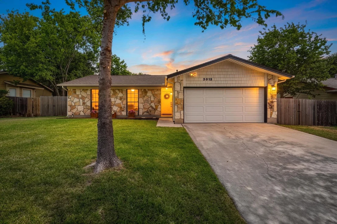 Photo of 3012 Monument DR