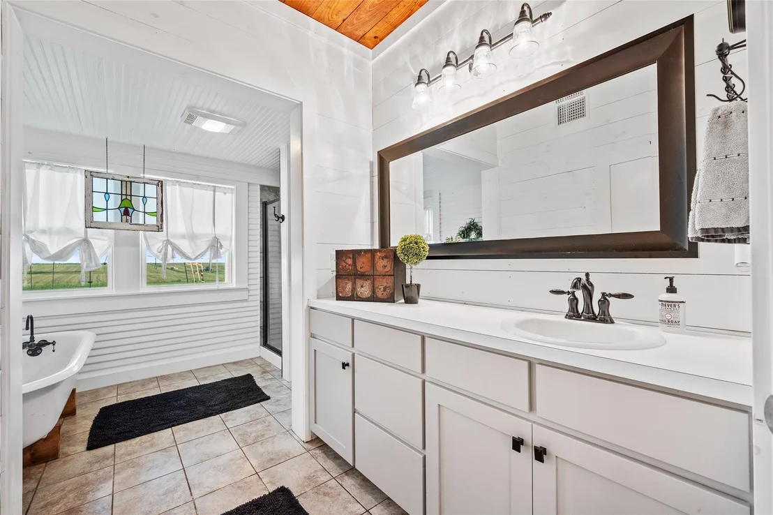Photo of 281 Ging RD