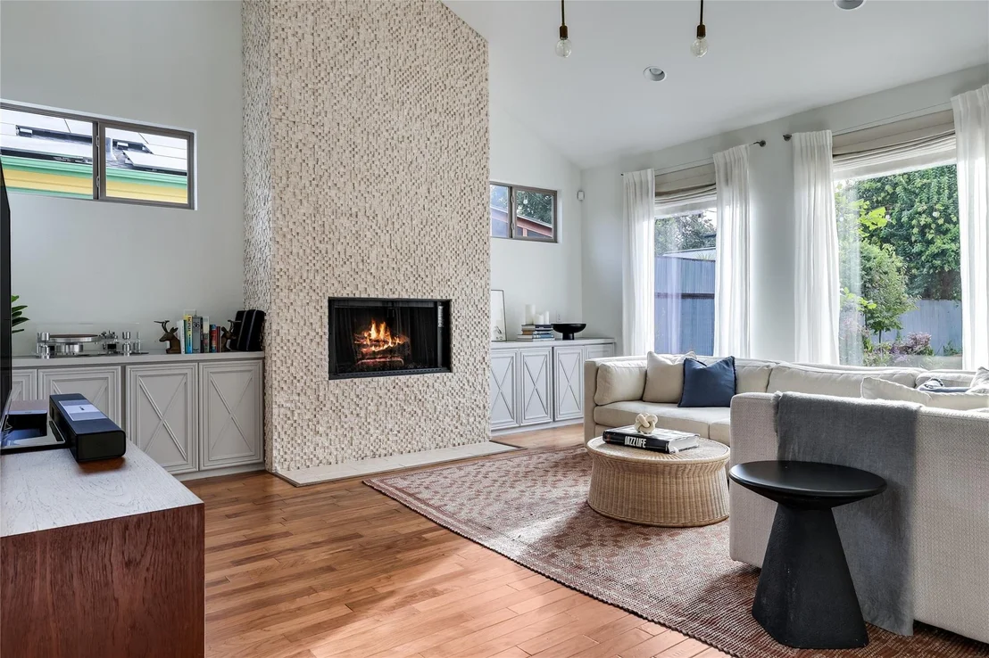 Photo of 5307 Aurora DR
