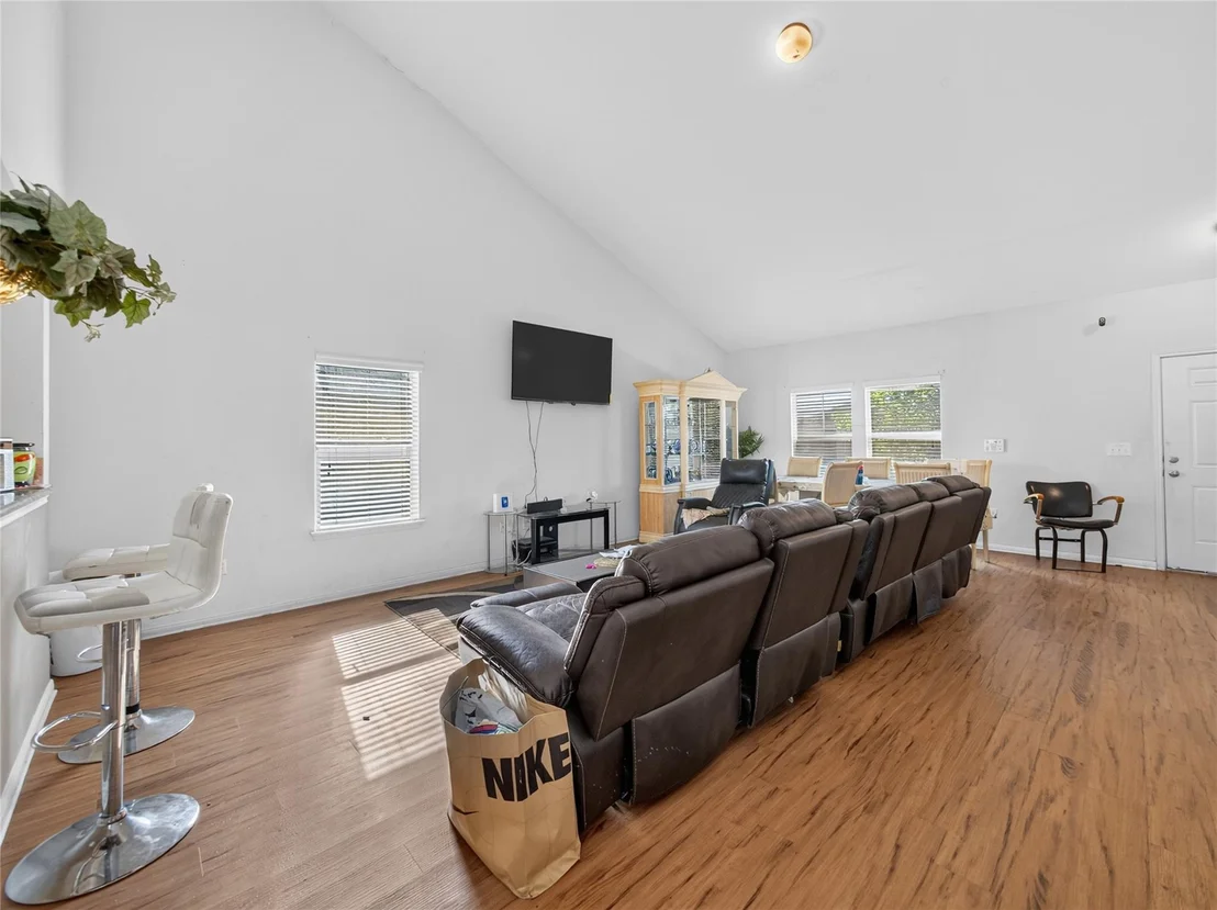 Photo of 417 Foxglove DR