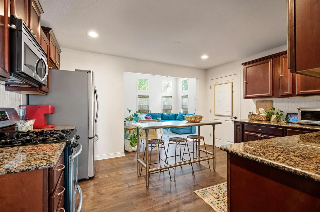 Photo of 2500 W 12th ST