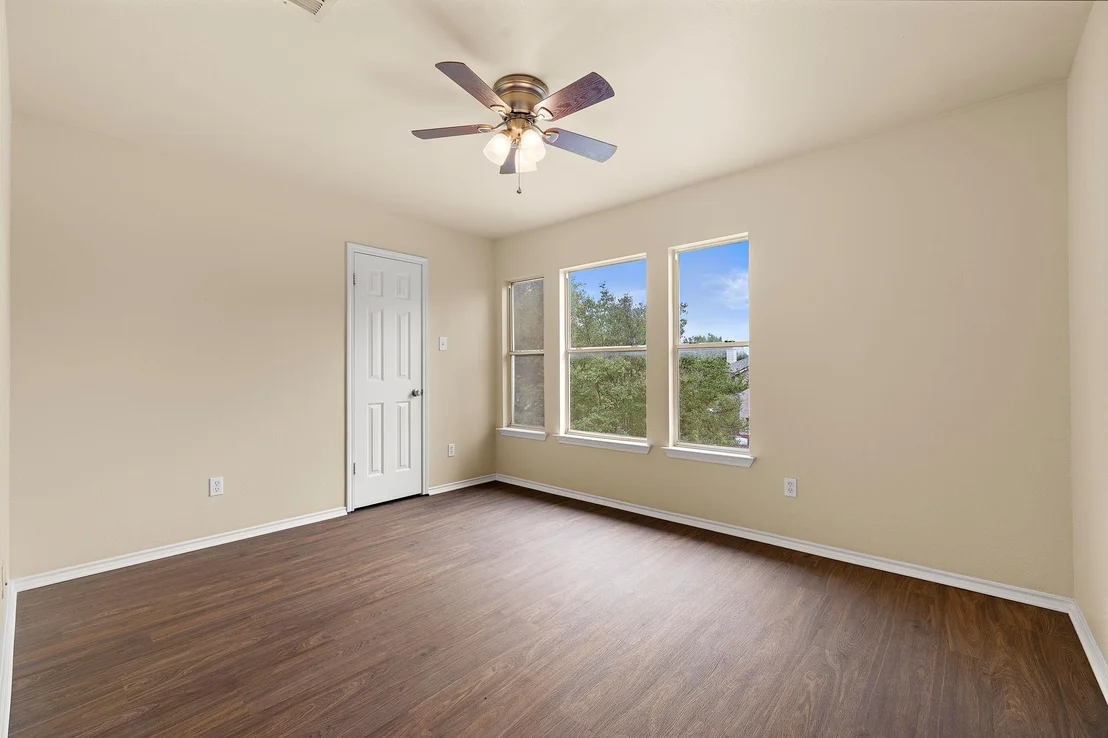 Photo of 2104 Deer Creek TRL