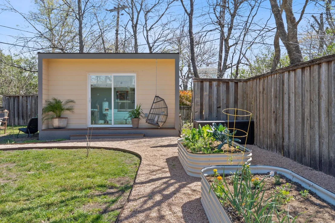 Photo of 5807 Link Ave