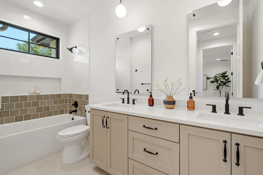 Photo of 2301 Westworth CIR