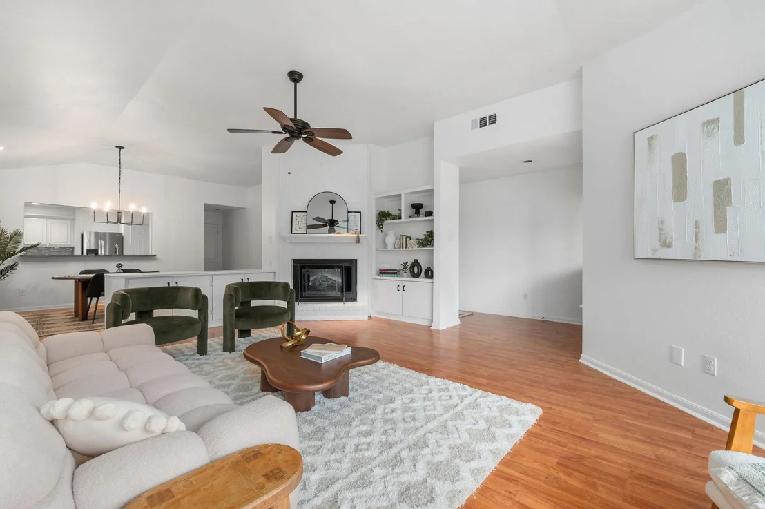 Photo of Unit E at 11127 Pinehurst DR