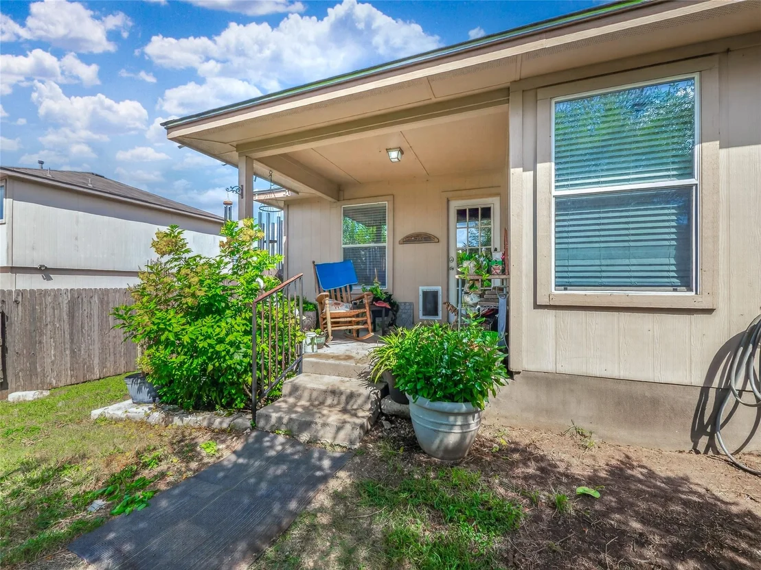 Photo of 427 Buckingham DR