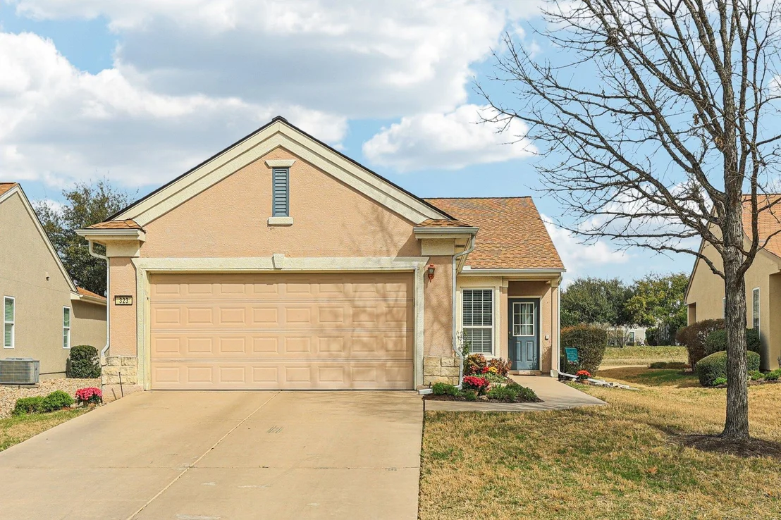 Photo of 323 Crockett LOOP
