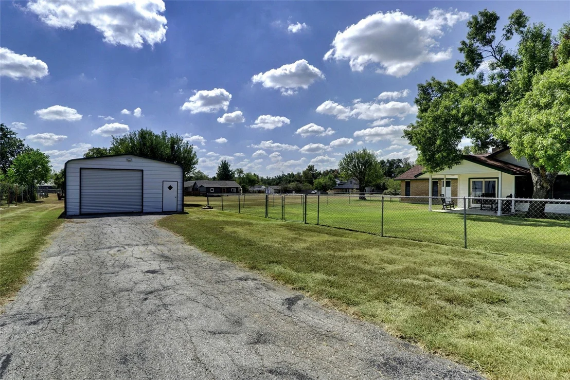 Photo of 1305 Brushy Bend DR