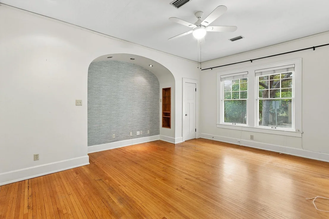 Photo of 3200 Harris Park Ave