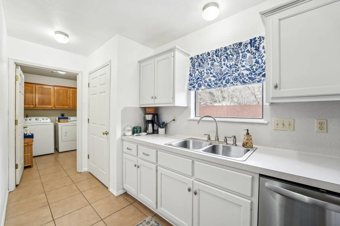 Photo of 402 Laurel ST