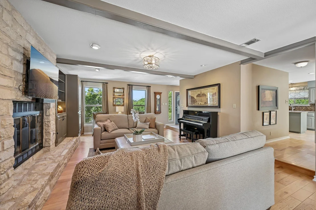 Photo of 6009 Diamond Head DR