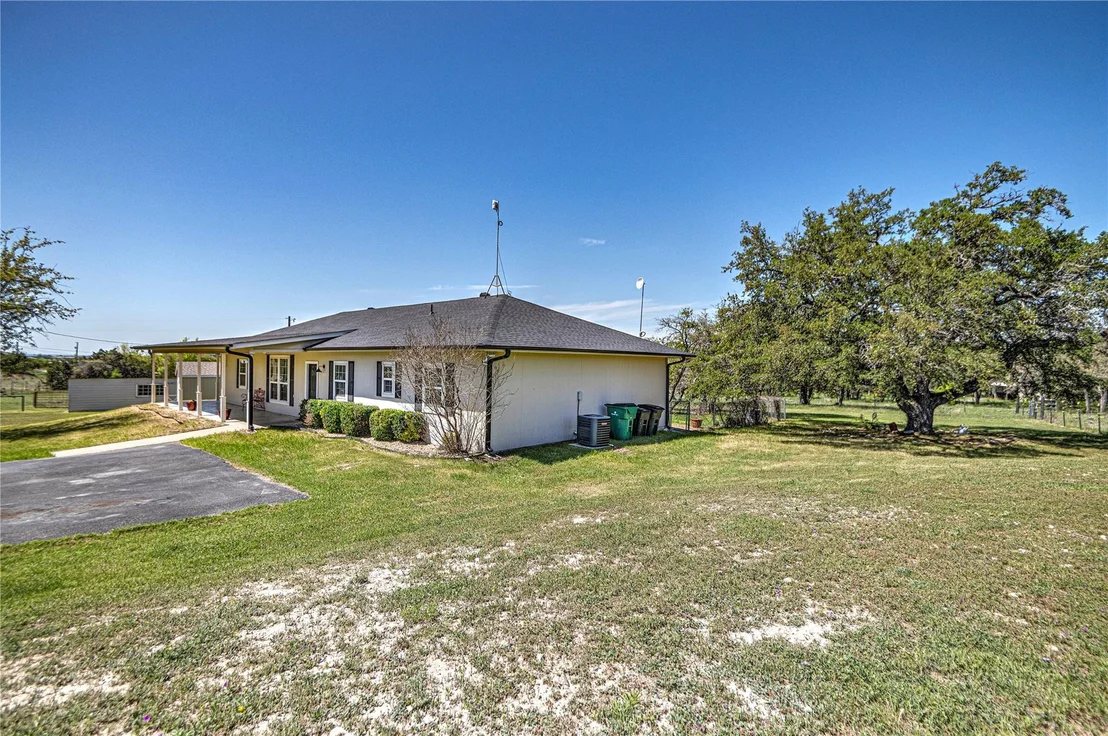 Photo of 1301 Oak Spring RD