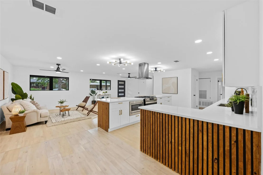 Photo of 1305 Ridgehaven DR